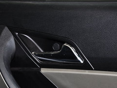 2012款 2.0L 手动 汽油两驱天窗版 5座