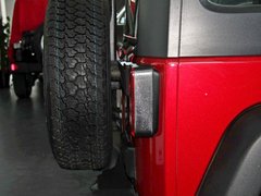 2013款 3.6L 撒哈拉两门版 4座