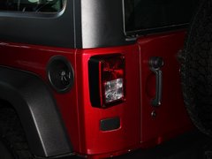 2013款 3.6L 撒哈拉两门版 4座