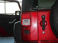 2013款 3.6L 撒哈拉两门版 4座