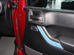 2013款 3.6L 撒哈拉两门版 4座