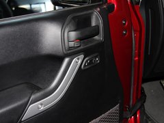 2013款 3.6L 撒哈拉两门版 4座