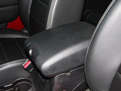 2013款 3.6L 撒哈拉两门版 4座