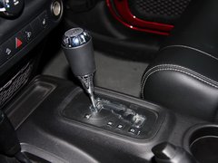 2013款 3.6L 撒哈拉两门版 4座