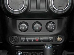 2013款 3.6L 撒哈拉两门版 4座