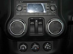 2013款 3.6L 撒哈拉两门版 4座