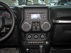 2013款 3.6L 撒哈拉两门版 4座
