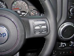 2013款 3.6L 撒哈拉两门版 4座