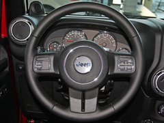 2013款 3.6L 撒哈拉两门版 4座