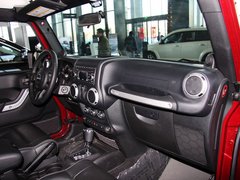 2013款 3.6L 撒哈拉两门版 4座