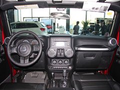 2013款 3.6L 撒哈拉两门版 4座