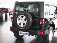 2013款 3.6L 撒哈拉两门版 4座