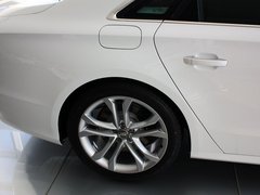 奥迪S8 2013款 4.0TFSI quattro