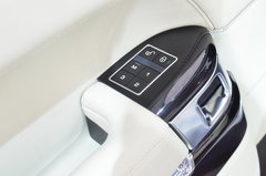2013款 5.0L V8 NA Vogue SE 5座