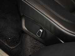 2013款 5.0L V8 NA Vogue SE 5座