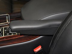 2013款 5.0L V8 NA Vogue SE 5座