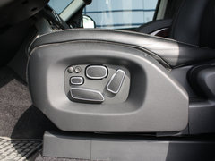 2013款 5.0L V8 NA Vogue SE 5座