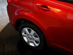 2012款 XL 1.6L 自动 尊贵版