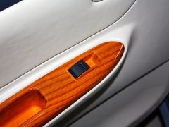 2013款 1.5L 手動 標(biāo)準(zhǔn)型