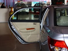 2013款 1.5L 手動 標(biāo)準(zhǔn)型
