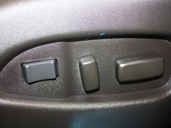 2013款 3.0L 自动 舒适型 5座