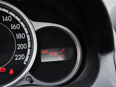 2012款 劲翔三厢 1.5L 手动 炫动时尚版