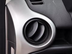 2012款 劲翔三厢 1.5L 手动 炫动时尚版