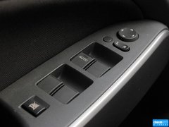 2012款 劲翔三厢 1.5L 手动 炫动时尚版