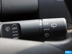 2012款 两厢 1.3L 自动 炫动标准版