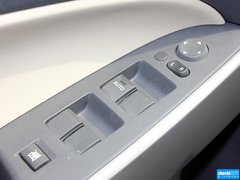 2012款 两厢 1.3L 自动 炫动标准版