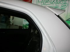 2012款 两厢 1.5L 自动 炫动豪华版
