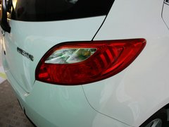 2012款 两厢 1.5L 自动 炫动豪华版
