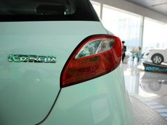 2012款 两厢 1.5L 自动 炫动豪华版