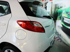 2012款 两厢 1.5L 自动 炫动豪华版