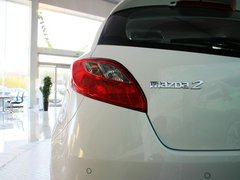 2012款 两厢 1.5L 自动 炫动豪华版