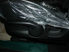 2012款 两厢 1.5L 自动 炫动豪华版
