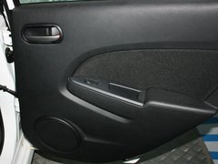 2012款 两厢 1.5L 自动 炫动豪华版