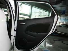 2012款 两厢 1.5L 自动 炫动豪华版
