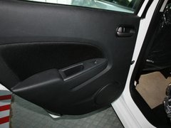 2012款 两厢 1.5L 自动 炫动豪华版
