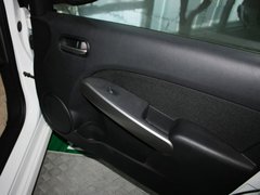 2012款 两厢 1.5L 自动 炫动豪华版