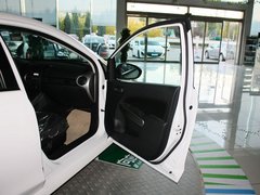 2012款 两厢 1.5L 自动 炫动豪华版