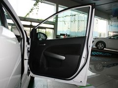 2012款 两厢 1.5L 自动 炫动豪华版