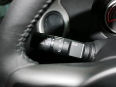 2012款 两厢 1.5L 自动 炫动豪华版