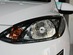 2012款 两厢 1.5L 自动 炫动豪华版