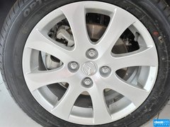2012款 两厢 1.5L 自动 炫动豪华版
