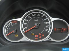 2012款 两厢 1.5L 自动 炫动豪华版