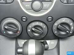 2012款 两厢 1.5L 自动 炫动豪华版