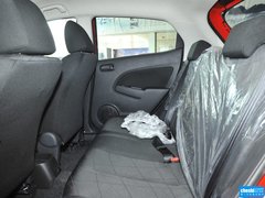 2012款 两厢 1.5L 自动 炫动豪华版
