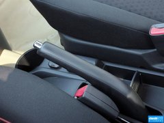 2012款 两厢 1.5L 自动 炫动豪华版