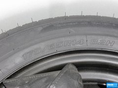 2012款 两厢 1.5L 自动 炫动豪华版